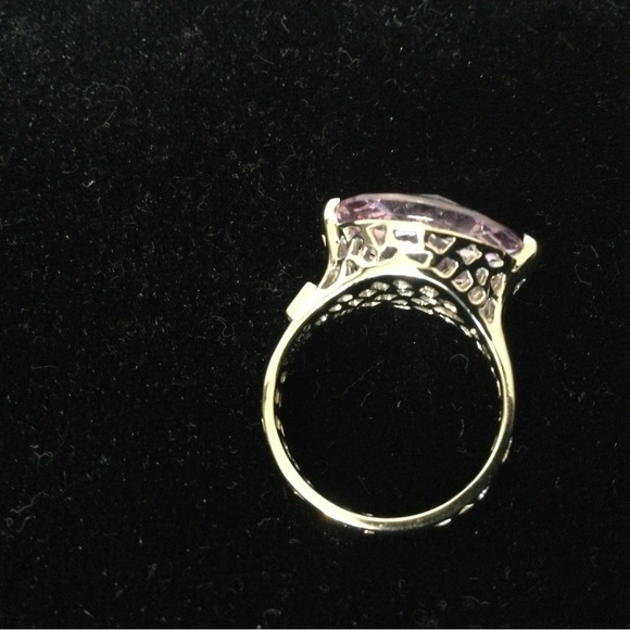 ELLE Crystal Ring, Size 7 - Picture 4 of 5